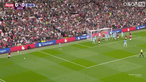 又是乌龙！卡塞米罗头球造乌龙，曼联英超开赛3轮2球全是乌龙